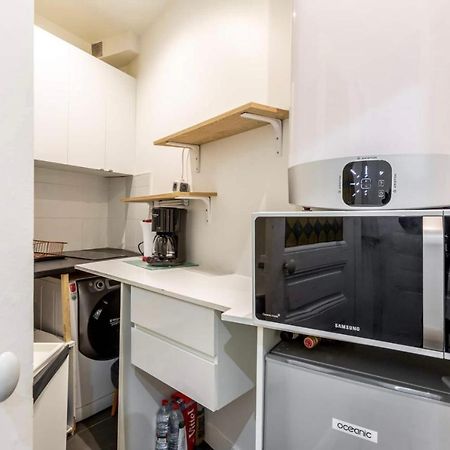 Abbesses - Superbe Appartement Avec Cheminees Paris Exterior photo