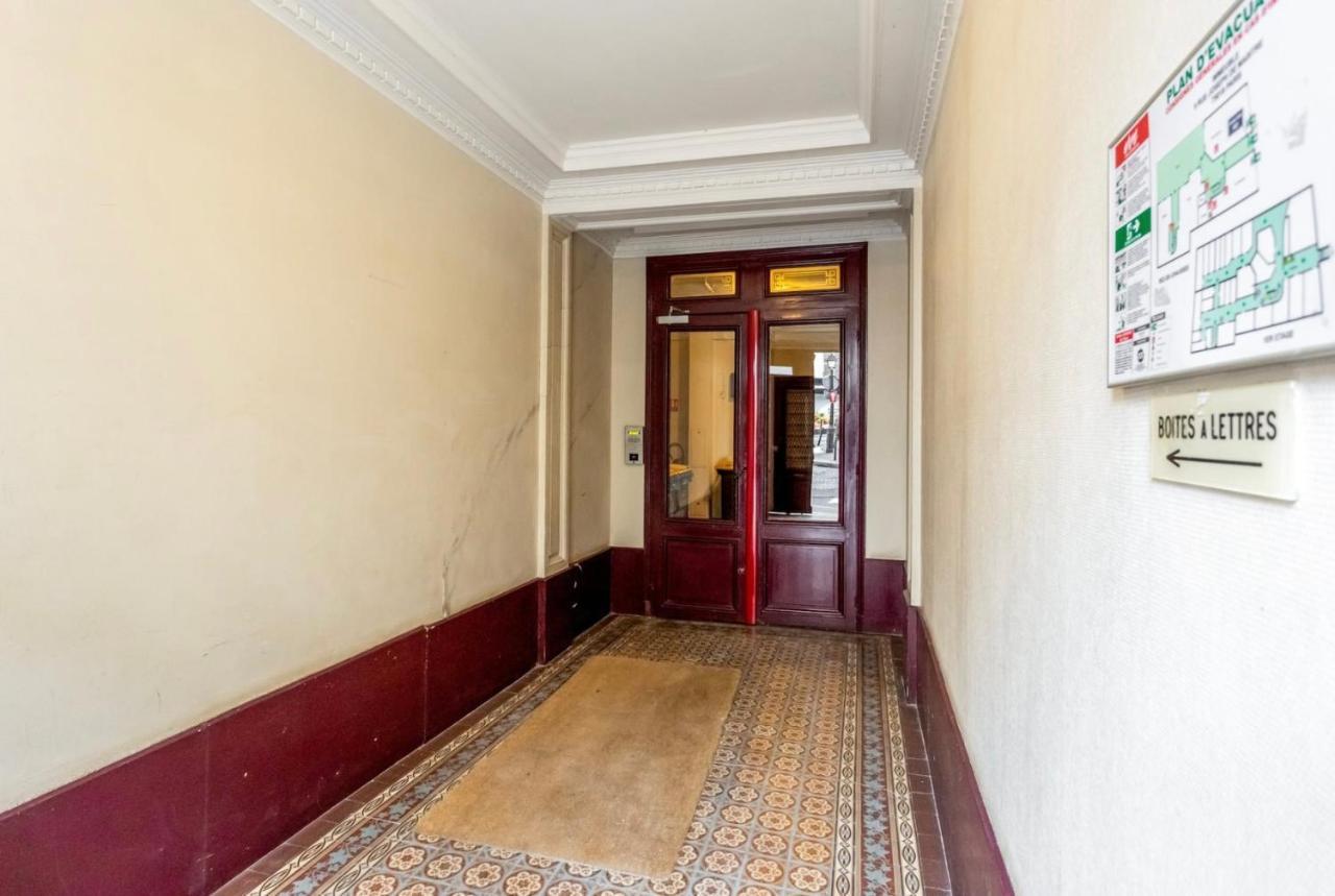 Abbesses - Superbe Appartement Avec Cheminees Paris Exterior photo