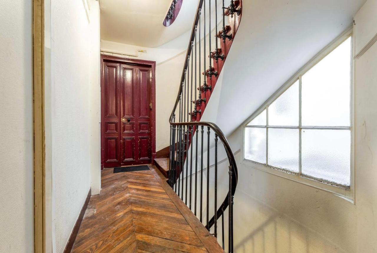 Abbesses - Superbe Appartement Avec Cheminees Paris Exterior photo