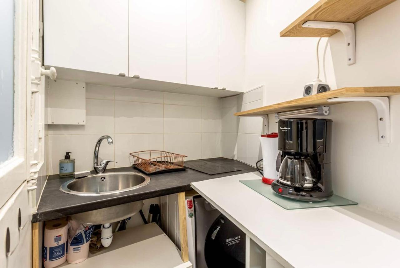 Abbesses - Superbe Appartement Avec Cheminees Paris Exterior photo