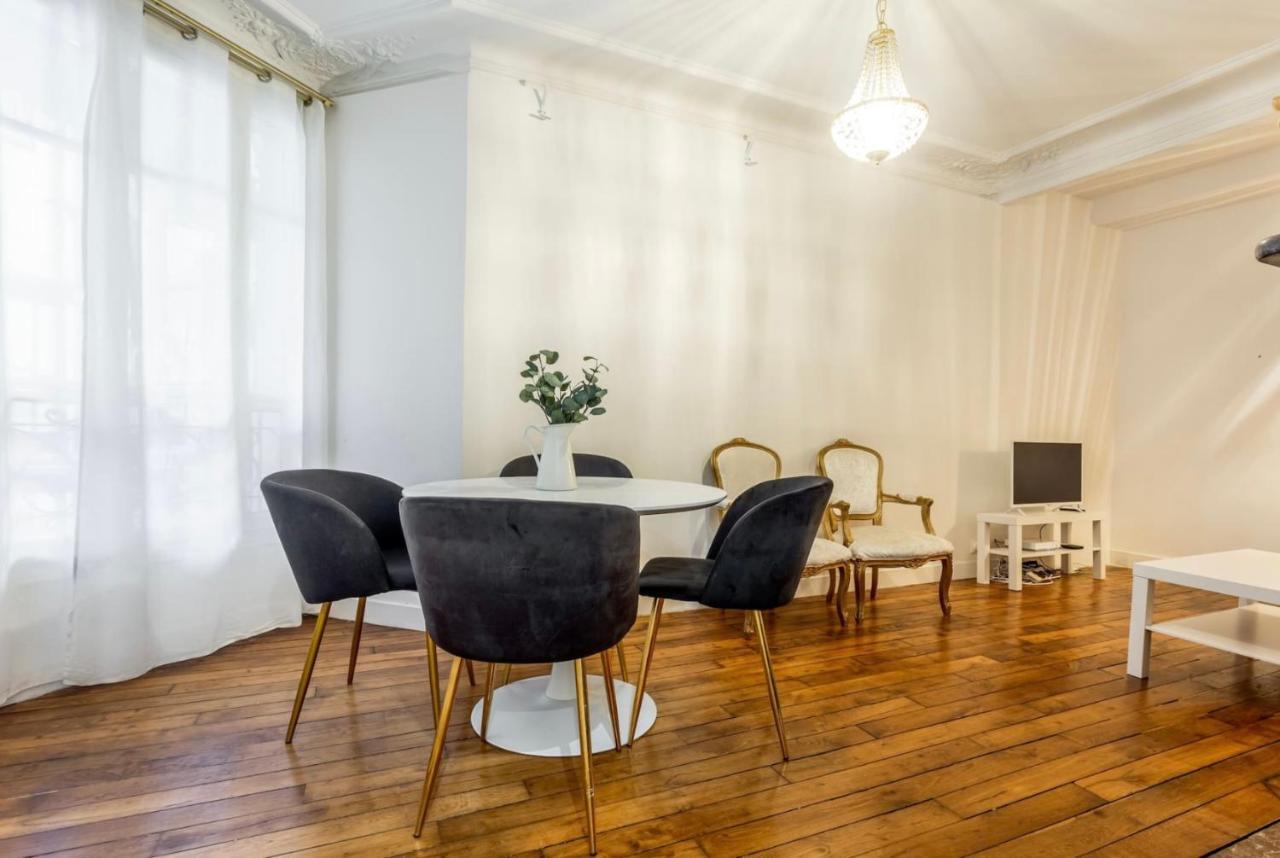 Abbesses - Superbe Appartement Avec Cheminees Paris Exterior photo