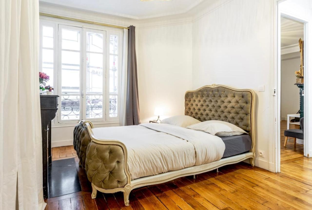 Abbesses - Superbe Appartement Avec Cheminees Paris Exterior photo